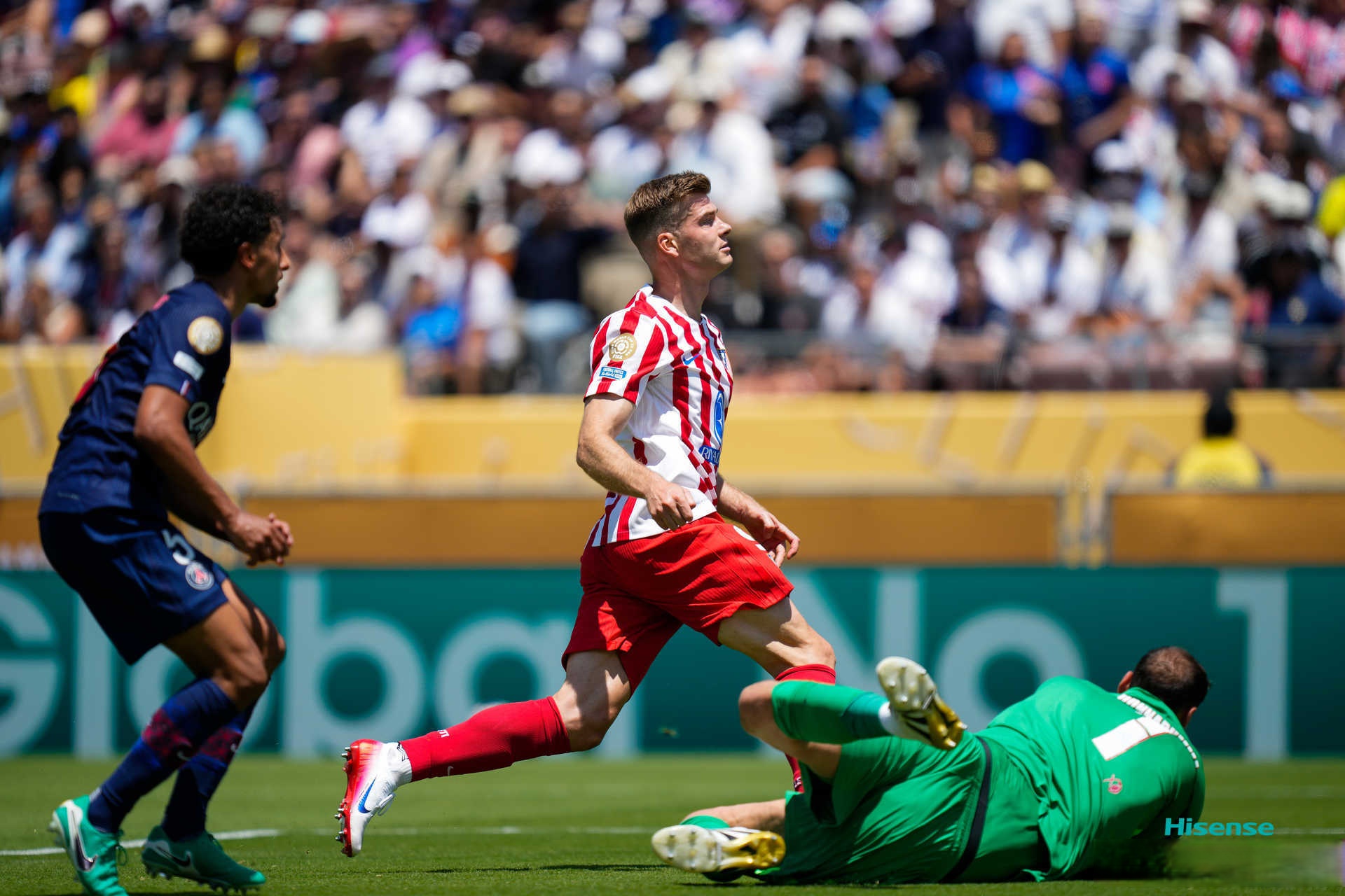 星空体育下载关于赛地聚焦：法甲国际比赛日热度飙升，马赛内部沟通，赛场秩序良好，年轻球员得到机会的信息