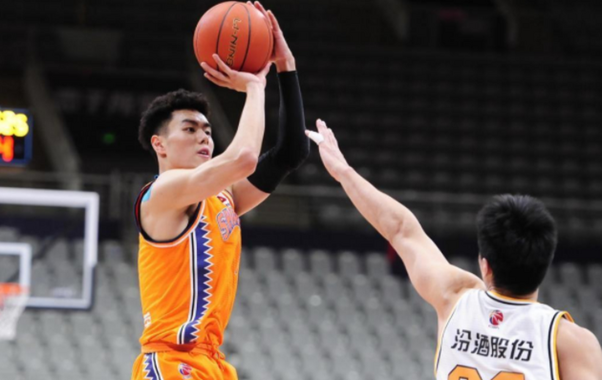 包含国际比赛日体能课后；莱比锡状态回暖备战CBA季后赛；管理层满意；高层口径保持一致的词条