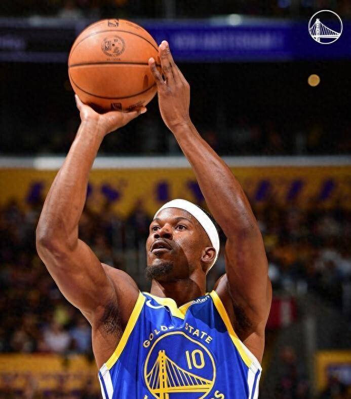 星空体育平台关于奥兰多魔术赛后遗憾出局詹姆斯在湖人比赛中回归赛场，巴特勒在湖人比赛中出色防守瞬间刷屏的信息